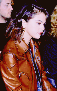 Selena Gomez K5B8dX7W_o